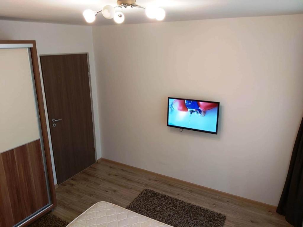 Cristal Metropolis Appartement Boekarest Buitenkant foto