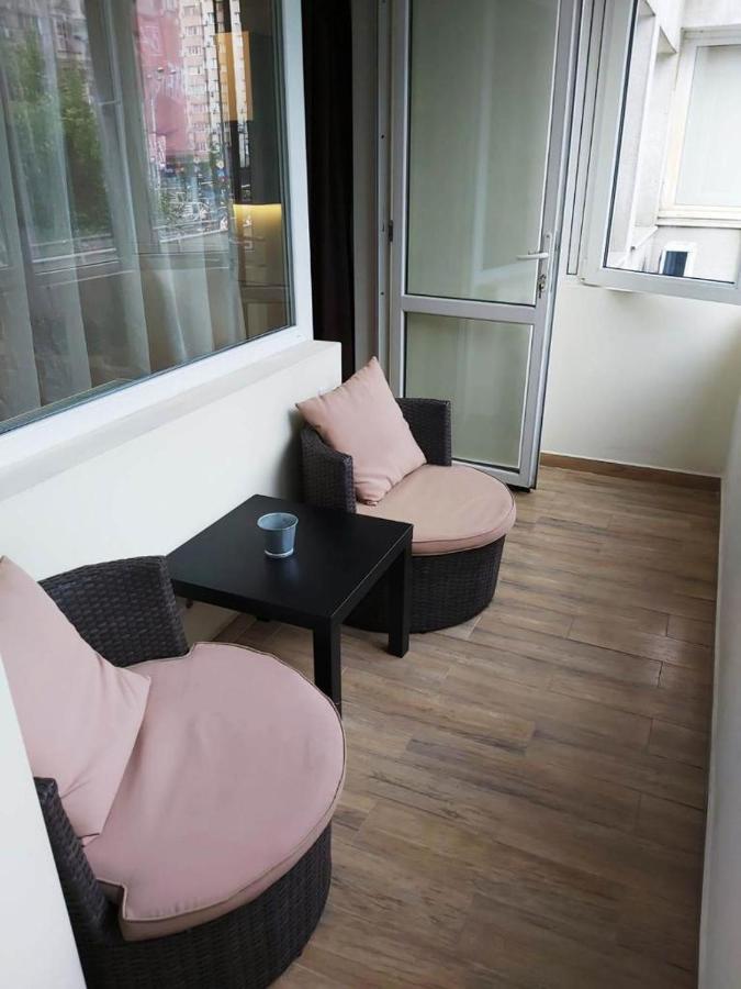 Cristal Metropolis Appartement Boekarest Buitenkant foto
